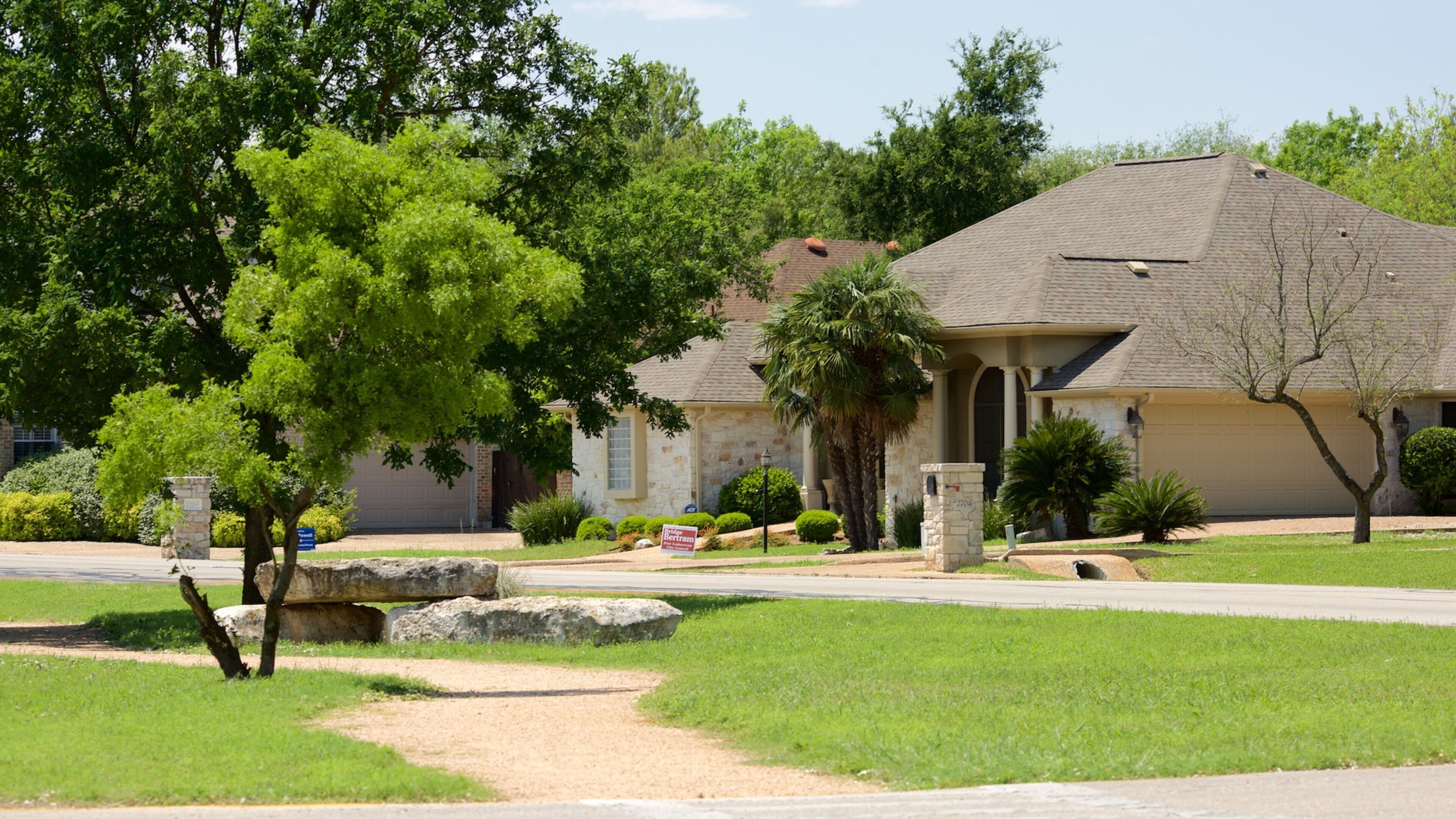 Lakeway featuring a house