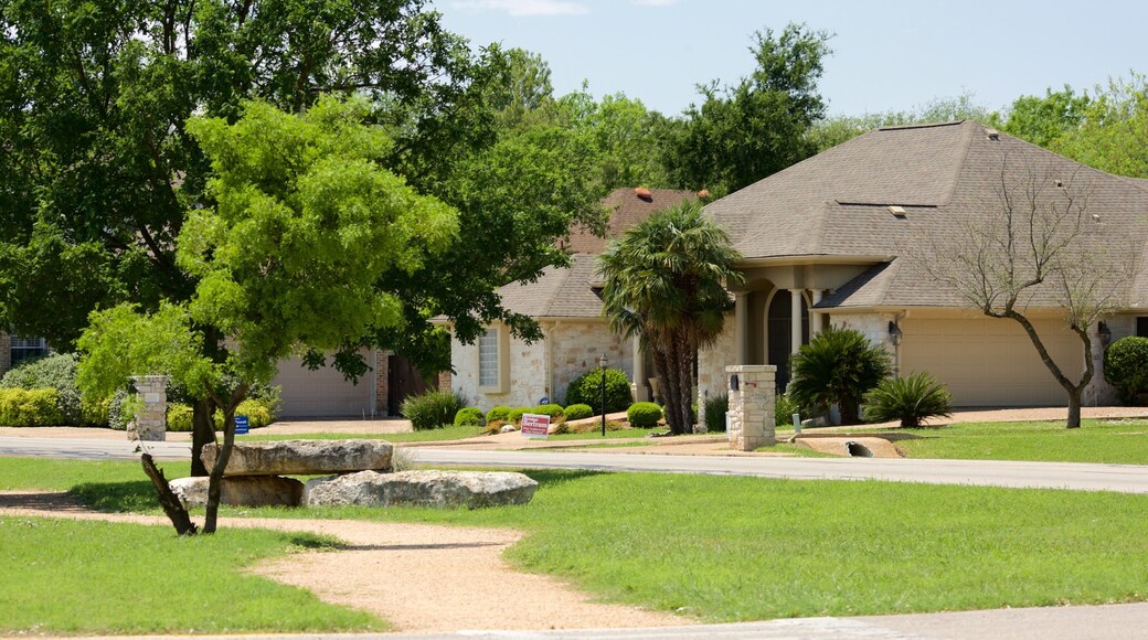 Lakeway featuring a house