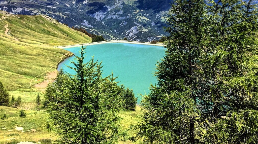 #Walk on the top of the #mountain and #discover an #amazing #view with a #lake