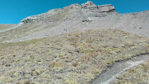 Il Corno Bussola nel suo versante sud