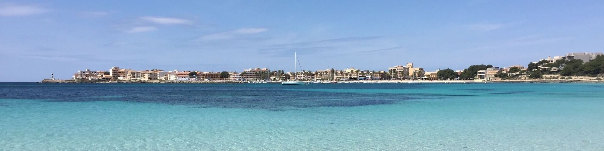 Who needs the Caribbean? Come to Colònia de Sant Jordi and enjoy the beautiful beaches! Follow the trail starting at Playa d'es Port and discover your favorite spot.