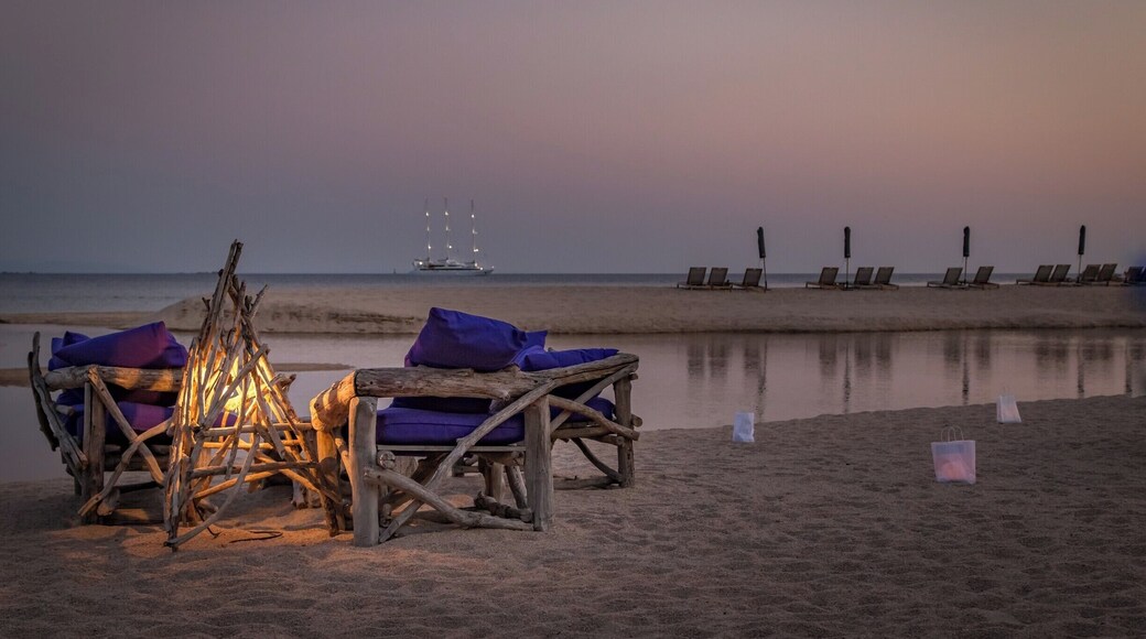 I went on holiday in Corsica a few times as a kid and I have some amazing memories from the "ile de beaute".
I had not been for 30 years, and it was just a joy to go back recently. This island has so much to offer: fantastic scenery and food, beach activities, mountains.
This photo was taken from a small beach at the Domaine de Murtoli on the south of the island. Awesome place!