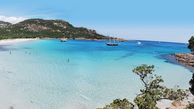 #LifeAtExpedia
Tip: Come early in the morning to enjoy this beautiful beach without the crowd. It is like a giant pool!