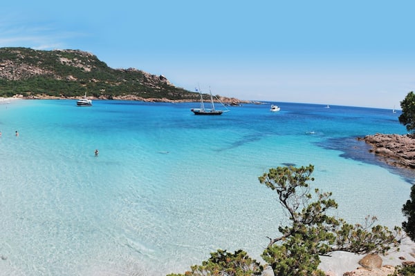 #LifeAtExpedia
Tip: Come early in the morning to enjoy this beautiful beach without the crowd. It is like a giant pool!