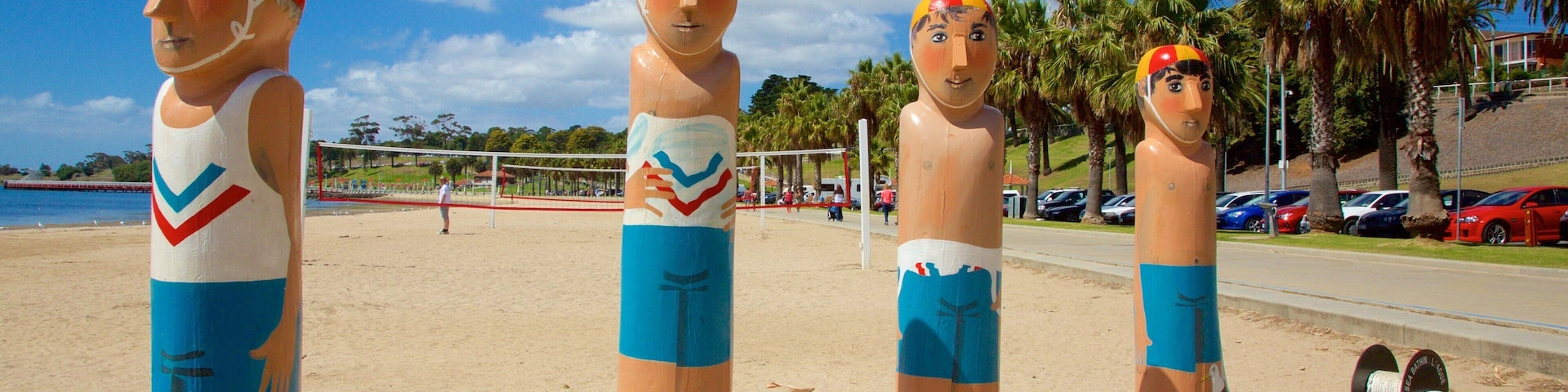 Geelong showing a beach, a statue or sculpture and outdoor art