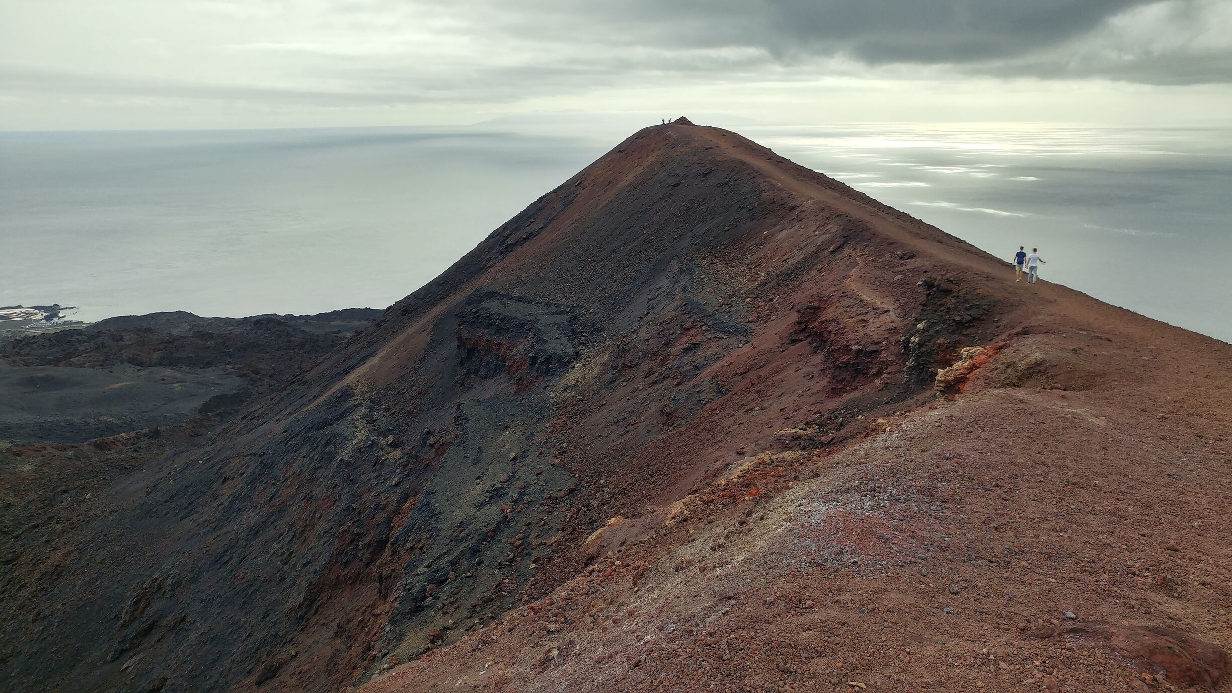 Following the volcanic trail you will experience amazing views. Volcan Teneguia, La Palma, Canary Islands 