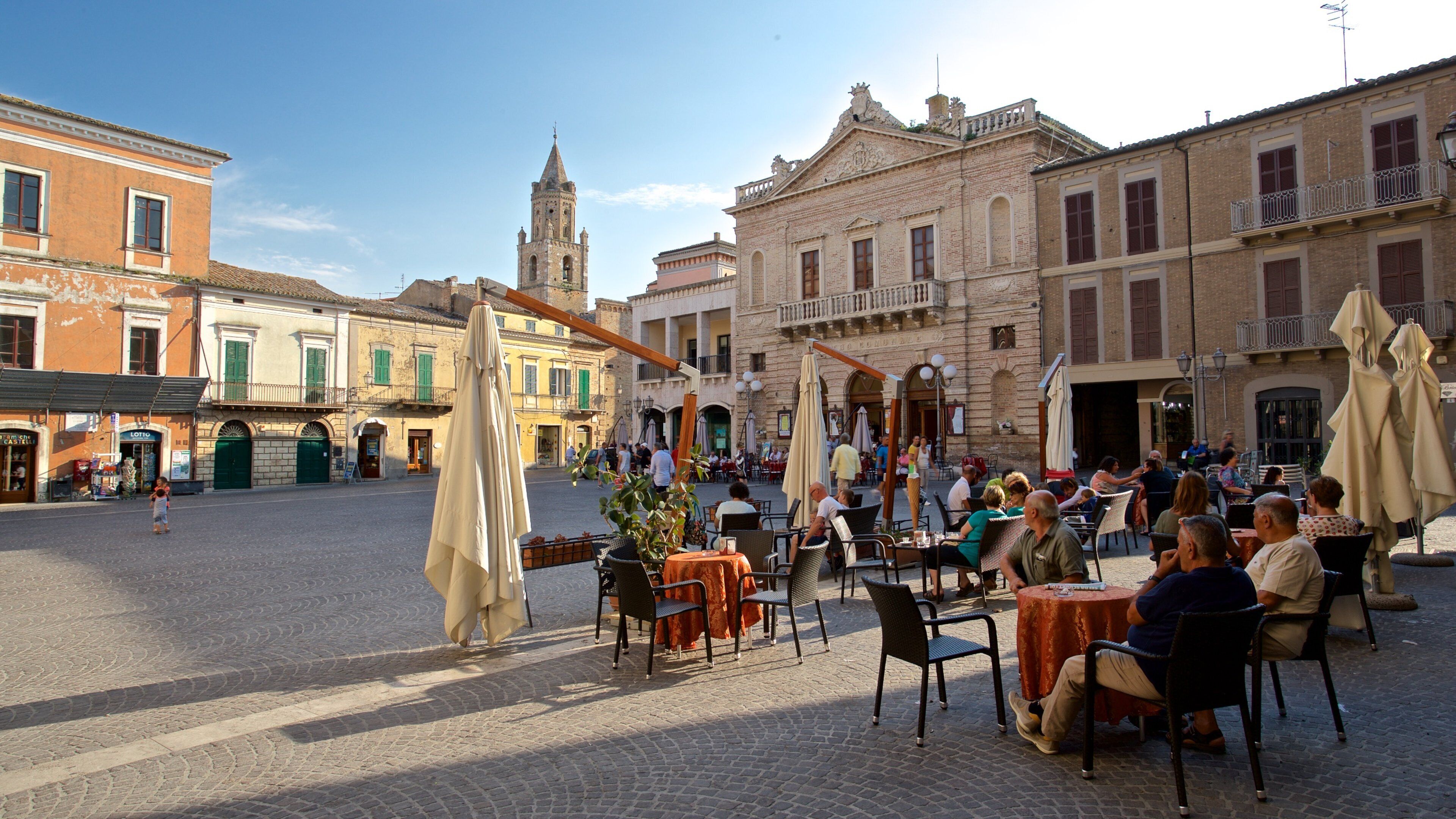 Atri which includes a square or plaza, heritage elements and outdoor eating