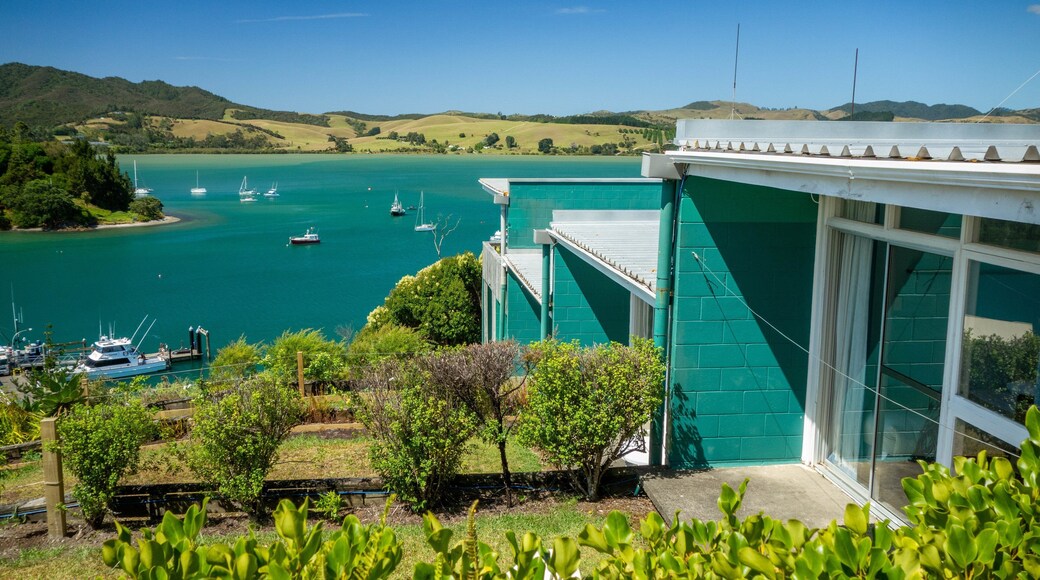 Mangonui showing general coastal views
