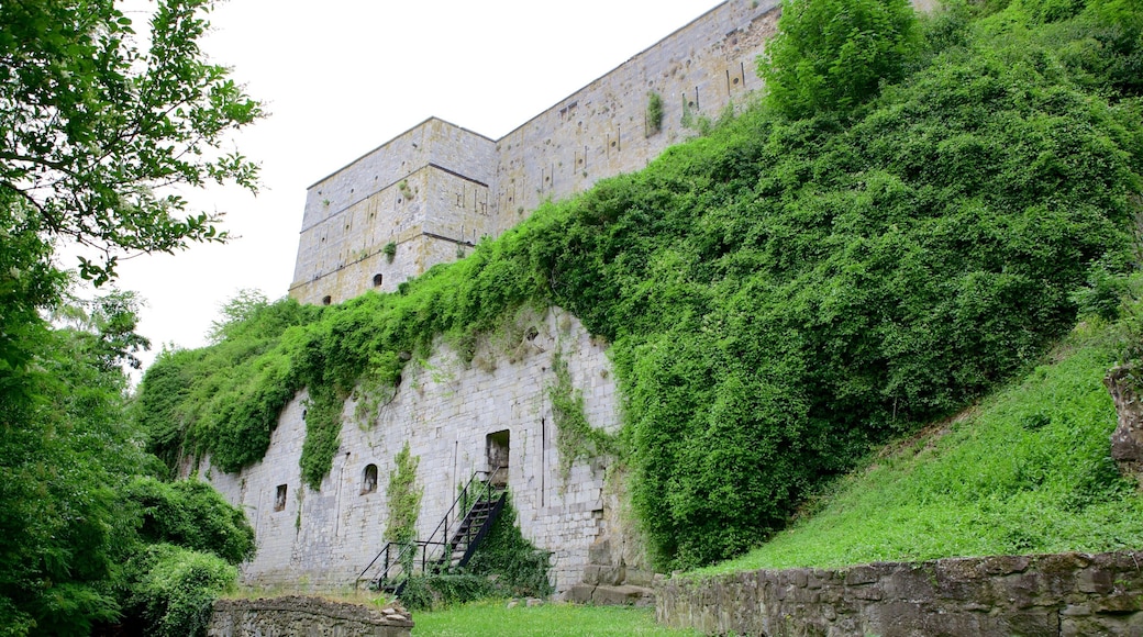 Huy-citadellet som viser slott og historisk arkitektur