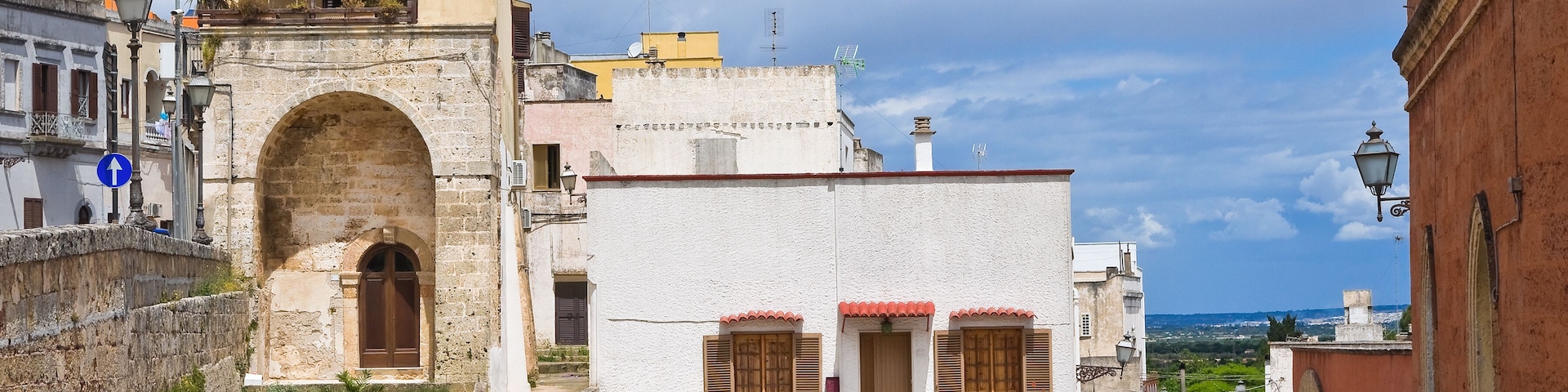 Alleyway. Ugento. Puglia. Italy.