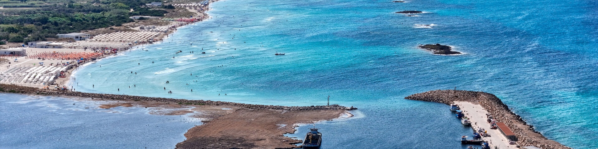 Torre San Giovanni is renowned for its long white beaches of incredible beauty and quality combined with a particularly light blue and transparent sea with shallow waters for very long stretches