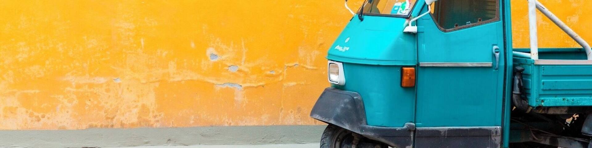 Urbania is a beautiful little town in the Marche region in Italy. The old town centre will surprise you every turn you take, with the most colourful characteristic buildings that give you that true local Italian feel.
Of course there is also a lot to discover on the food front, but I'll leave that for a next post!
#Colorful