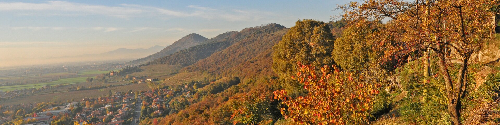 Franciacorta al Montorfano di Rovato al tramonto (Brescia)