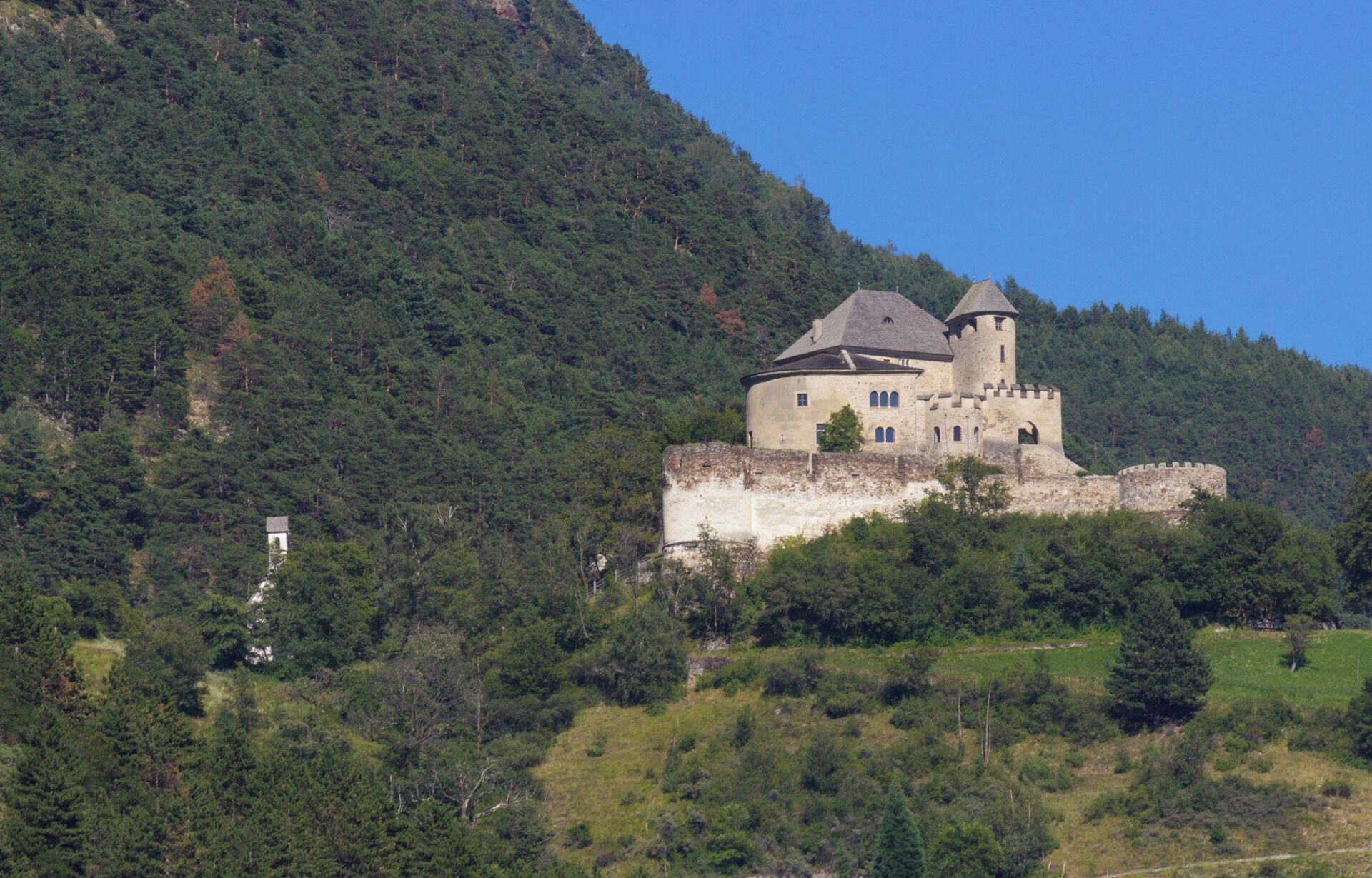 Schlanders, Province of Bolzano - South Tyrol, Italy Schloss Annaberg This media shows the cultural heritage monument with the number 15671 in South Tyrol.