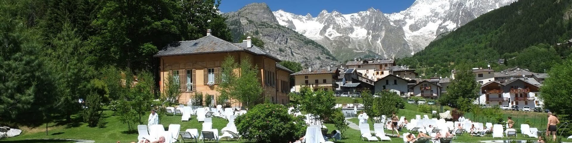 A place of peace and relaxation where gratify sight, taste and spirit.