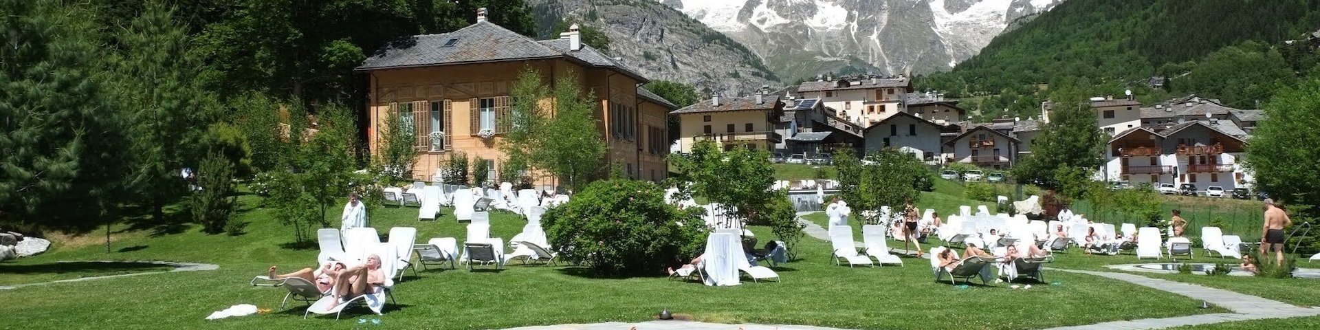 A place of peace and relaxation where gratify sight, taste and spirit.