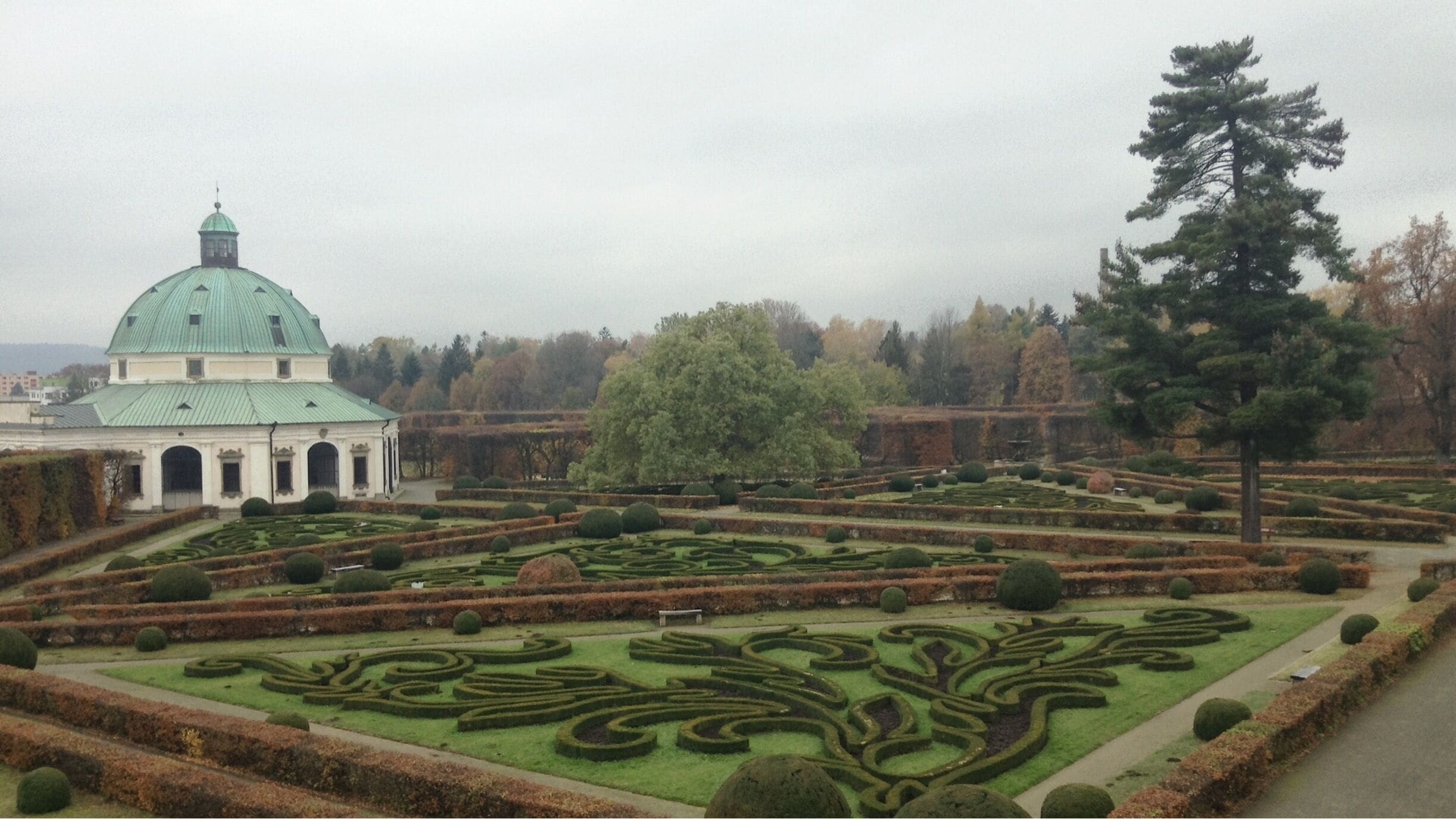 Flower garden in Kroměříž. Late autumn wasn't the best time to visit, and I think it would be amazing in late summer/early autumn. Nevertheless, it's a beautiful garden that needs around an hour to walk through. 

Entry was 70 kč.

#UNESCO