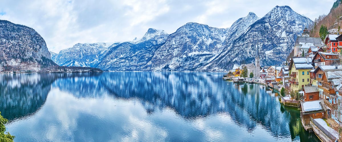 Vacation on Hallstattersee lake, Hallstatt, Salzkammergut, Austria
