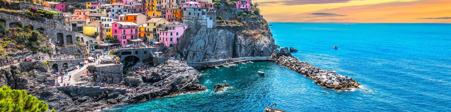 Panoramic view of picturesque village Manarola, Cinque Terre, Italy.