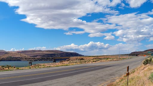 Panorama of the Vantage Bridge over the Columbia River in the Palouse region of central Washington, USA