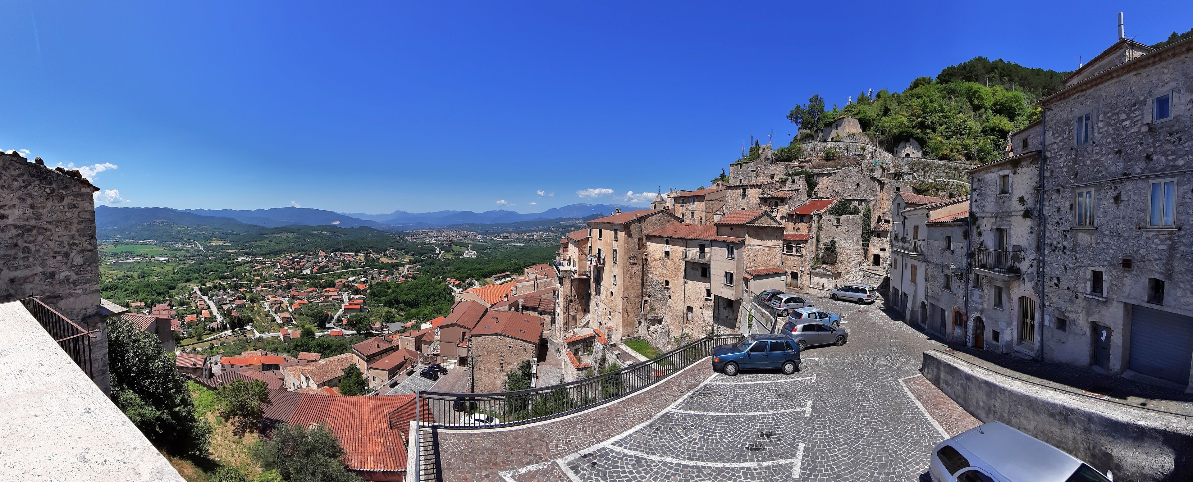 Pesche - Panoramica dai vicoli