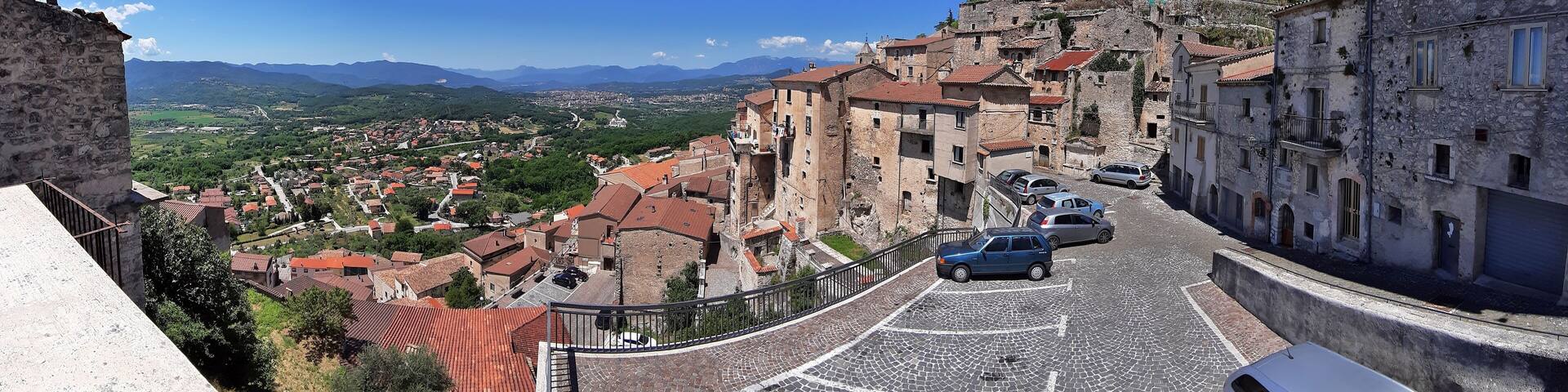 Pesche - Panoramica dai vicoli