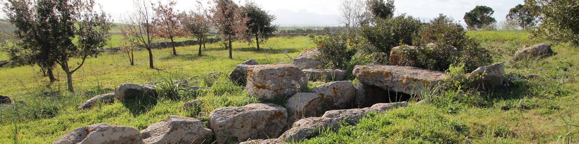 Collinas - Tomba dei giganti di Sedda sa Caudeba