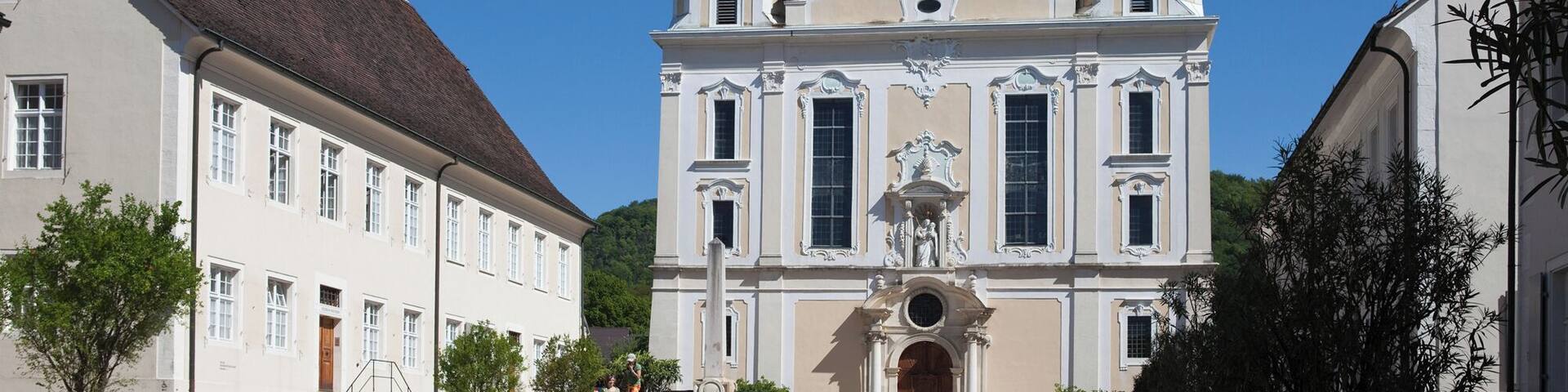 Domplatz mit Dom und Domherrenhäuser