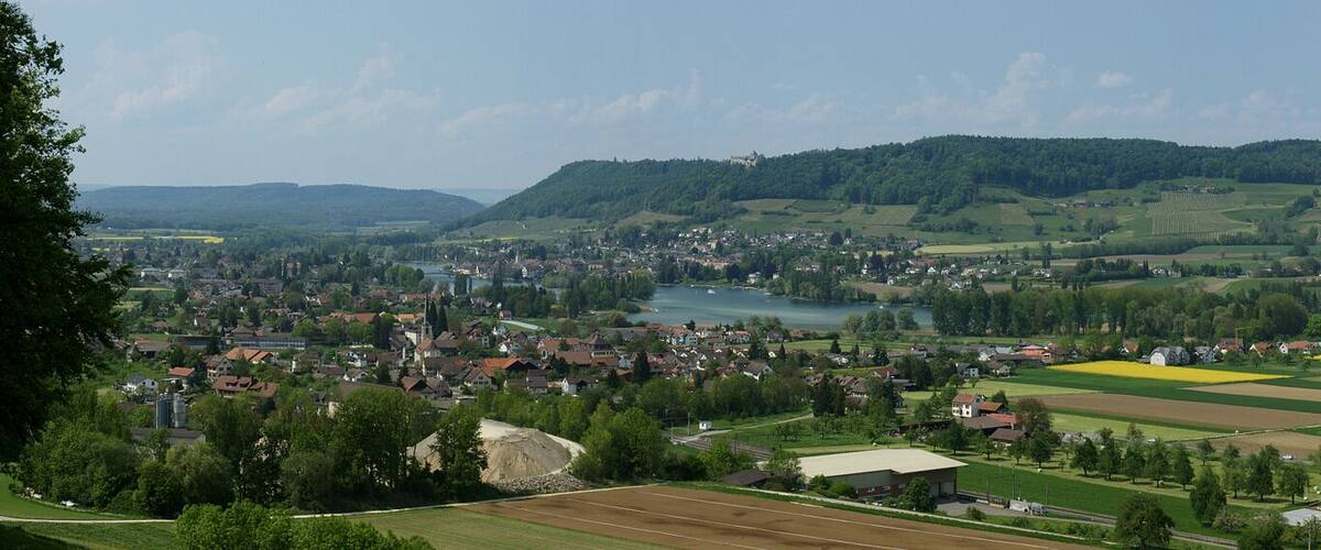 Stein am Rhein - Eschenz - Untersee Panorama aus 6 Querformataufnahmen EXIF Daten: 11.05.2008 15:06:56 1/800 s - f/8 - ISO 200 - 67 mm KB Aufnahmestandort: am Weg Eschenz - Klingenzell 510 m - 708645 / 277582 (47° 38' 23.6? N, 8° 53' 3.9? E)