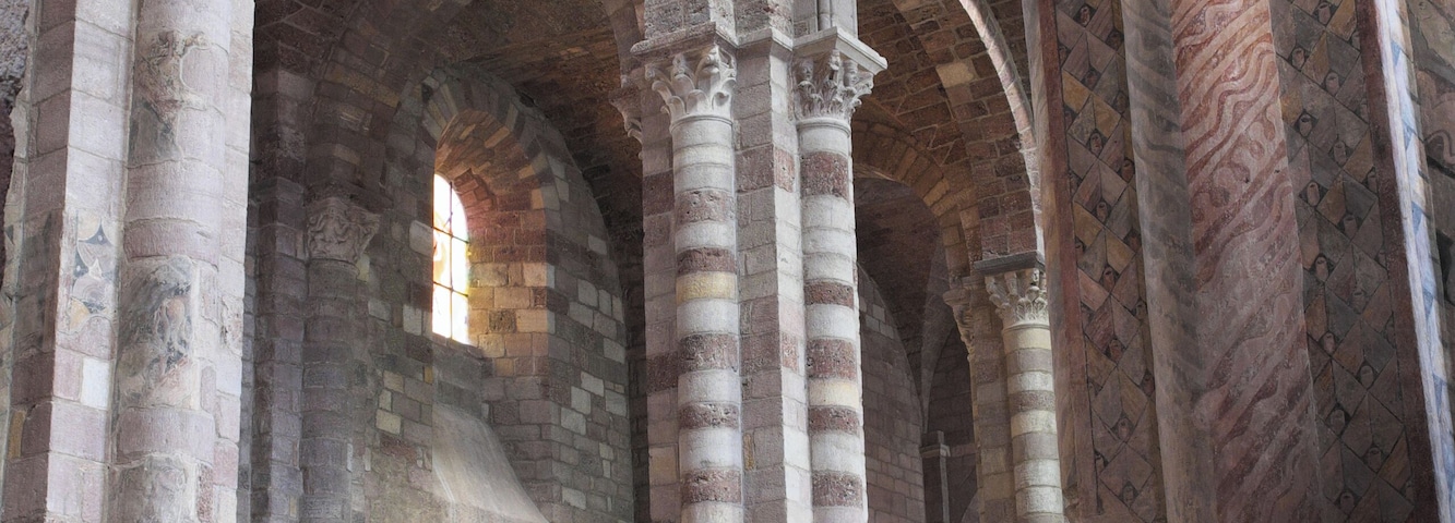 Ehemalige Stiftskirche Saint-Julien in Brioude im Département Haute-Loire (Auvergne-Rhône-Alpes/Frankreich), Innenraum