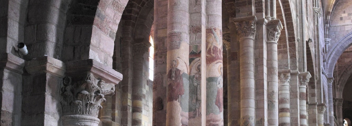 Ehemalige Stiftskirche Saint-Julien in Brioude im Département Haute-Loire (Auvergne-RhÎne-Alpes/Frankreich), Innenraum