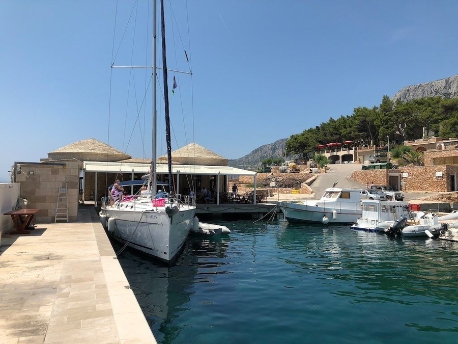 Great location for a winery and restaurant. Loved the below water wine cellar. Excellent wines, had white, rosé and the famous Red Grand Cru. Food and wine was fantastic! Friendly staff provided a great experience.