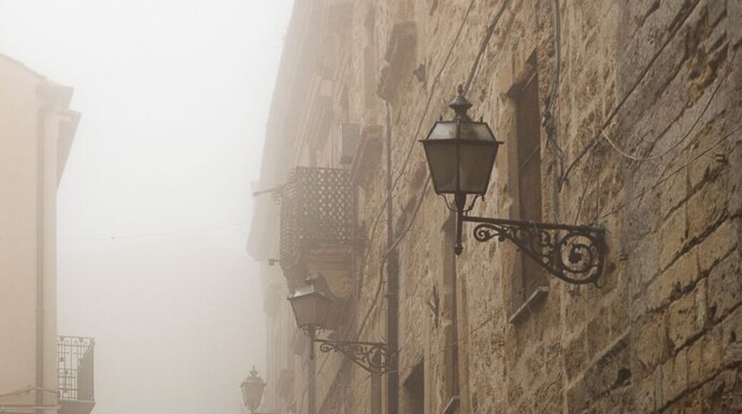 #Travel #Photography #Photo #MartinAgius #Image #Pic #pix #sicily #enna #fog #nebia #street