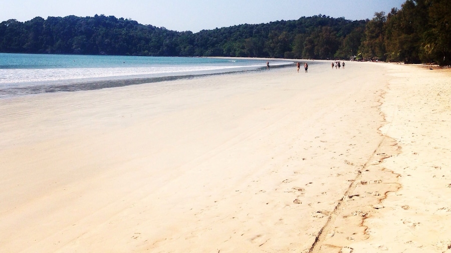 Hello from Paradise! We have started our little Island Hopping Adventure in the South of Thailand. First stop: Koh Phayam. A quiet Island which still has a true 'in the middle of nowhere' feel to it. I can count the people around me in two hands. Never been to such an empty beach before. It's lovely! Also very pleased with our accommodation: open-air shower and a huge hammock big enough for two on our veranda. Just swam in the ocean for nearly an hour - the water temperature is divine!! Looking forward to a very relaxed few days on this picture perfect Island!
#alifefullofserendipity #serendipitytess #serendipity #TroveOn #travel #traveling #travelblog #travelstoke #travelphotography #traveltheworld #rtw #thai #thailand #thainess #paradise #whitesand #beach #kohphayam #island #sand #sea #sun #perfect #photography #photooftheday #photo