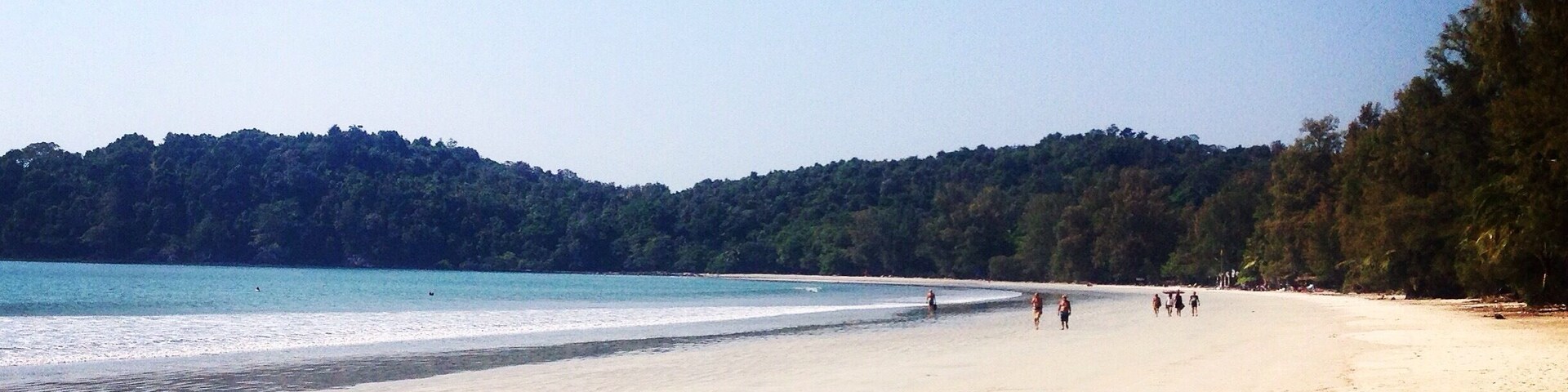 Hello from Paradise! We have started our little Island Hopping Adventure in the South of Thailand. First stop: Koh Phayam. A quiet Island which still has a true 'in the middle of nowhere' feel to it. I can count the people around me in two hands. Never been to such an empty beach before. It's lovely! Also very pleased with our accommodation: open-air shower and a huge hammock big enough for two on our veranda. Just swam in the ocean for nearly an hour - the water temperature is divine!! Looking forward to a very relaxed few days on this picture perfect Island! 
#alifefullofserendipity #serendipitytess #serendipity #TroveOn #travel #traveling #travelblog #travelstoke #travelphotography #traveltheworld #rtw #thai #thailand #thainess #paradise #whitesand #beach #kohphayam #island #sand #sea #sun #perfect #photography #photooftheday #photo