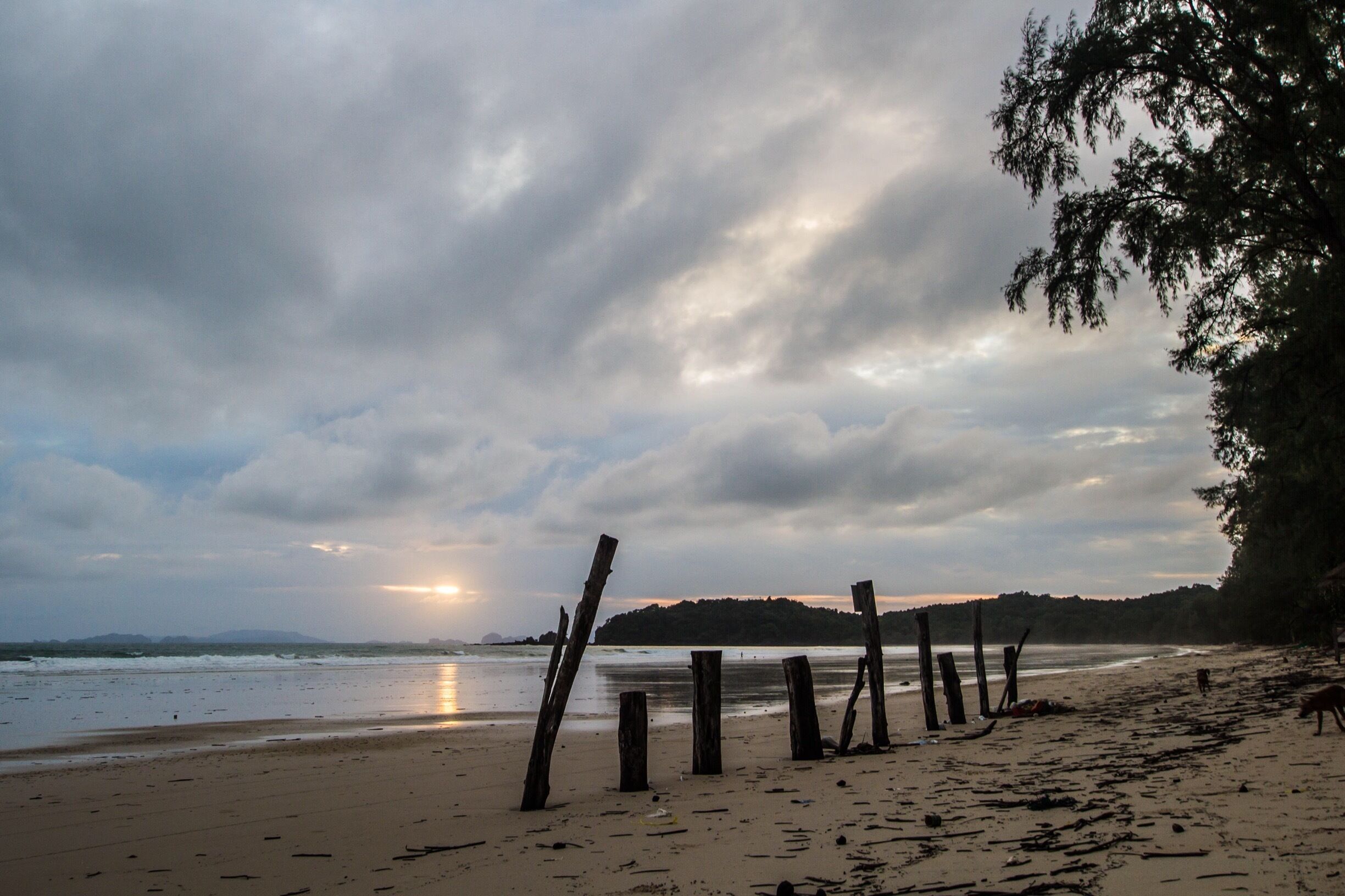 Despite the rotten #weather of the low season, I really enjoyed my trip to Koh Phayam, #Thailand 🇹🇭 last year. I really want to check the place out in the high season, but I’ve missed it this year.
#BeachTips
#LifeAtExpedia
