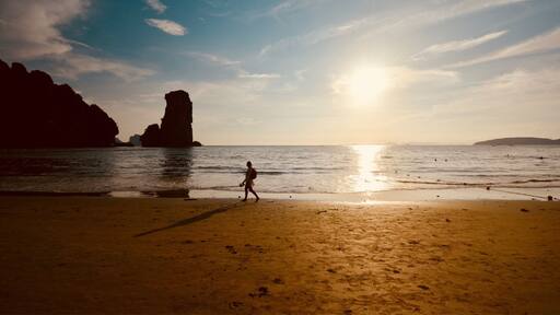 “The sun is setting, lets get back to home!!”
This photograph was taken at Krabi beach, Thailand.
#LifeAtExpedia