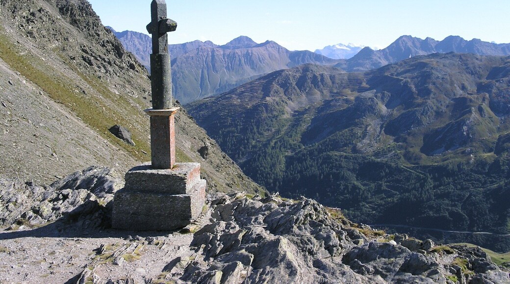 Kreuz auf Gr. St. Bernhard