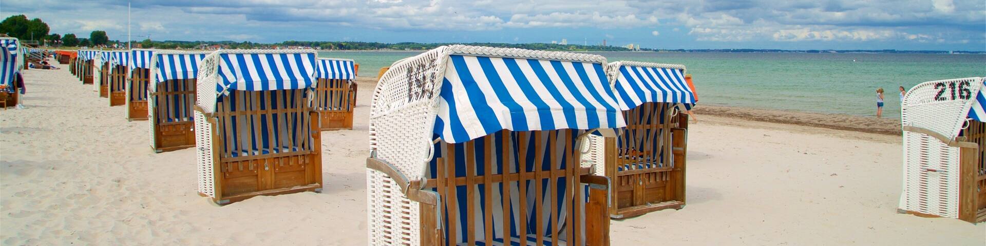 Scharbeutz caracterizando uma praia e paisagens litorâneas