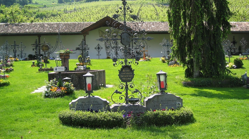 Letzte Ruhestätte von Sepp Kerschbaumer in Frangart Südtirol