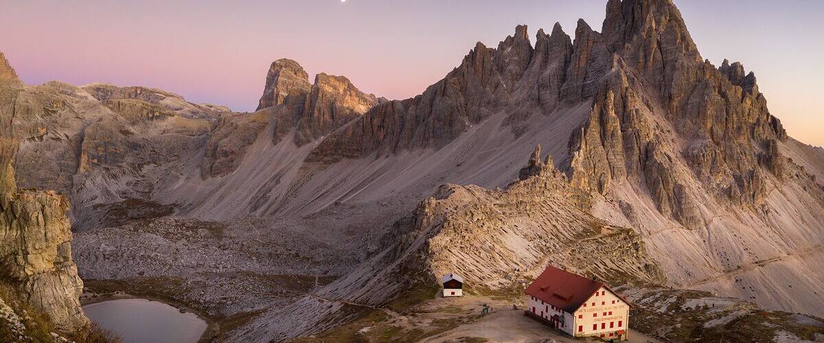 After the sunset beauty at Tre Cime Di Laveredo in Italian Dolomites. Vertical panorama with drone.
#BvS100k #drone #aerial #panorama #italy #dolomites #landscape #mountains
#perspectives