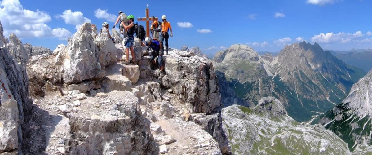 The photo shows a 360-degree view from Toblinger nodes near the Three Peaks. The photo was assembled from 12 individual shots.