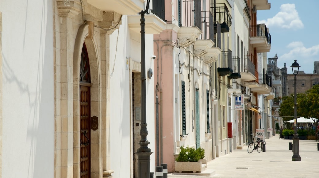 Manduria som inkluderer historisk arkitektur