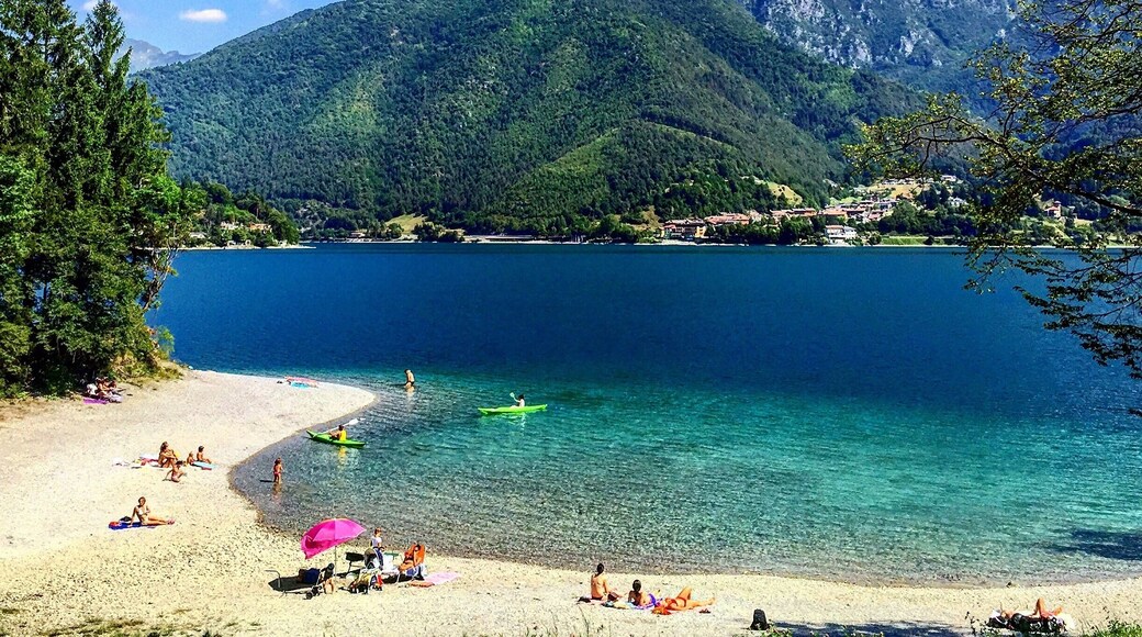 Probably the cleanest lake of Trentino Alto Adige! Beautiful!!!