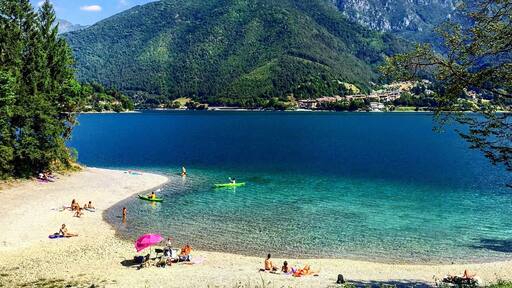 Probably the cleanest lake of Trentino Alto Adige! Beautiful!!!