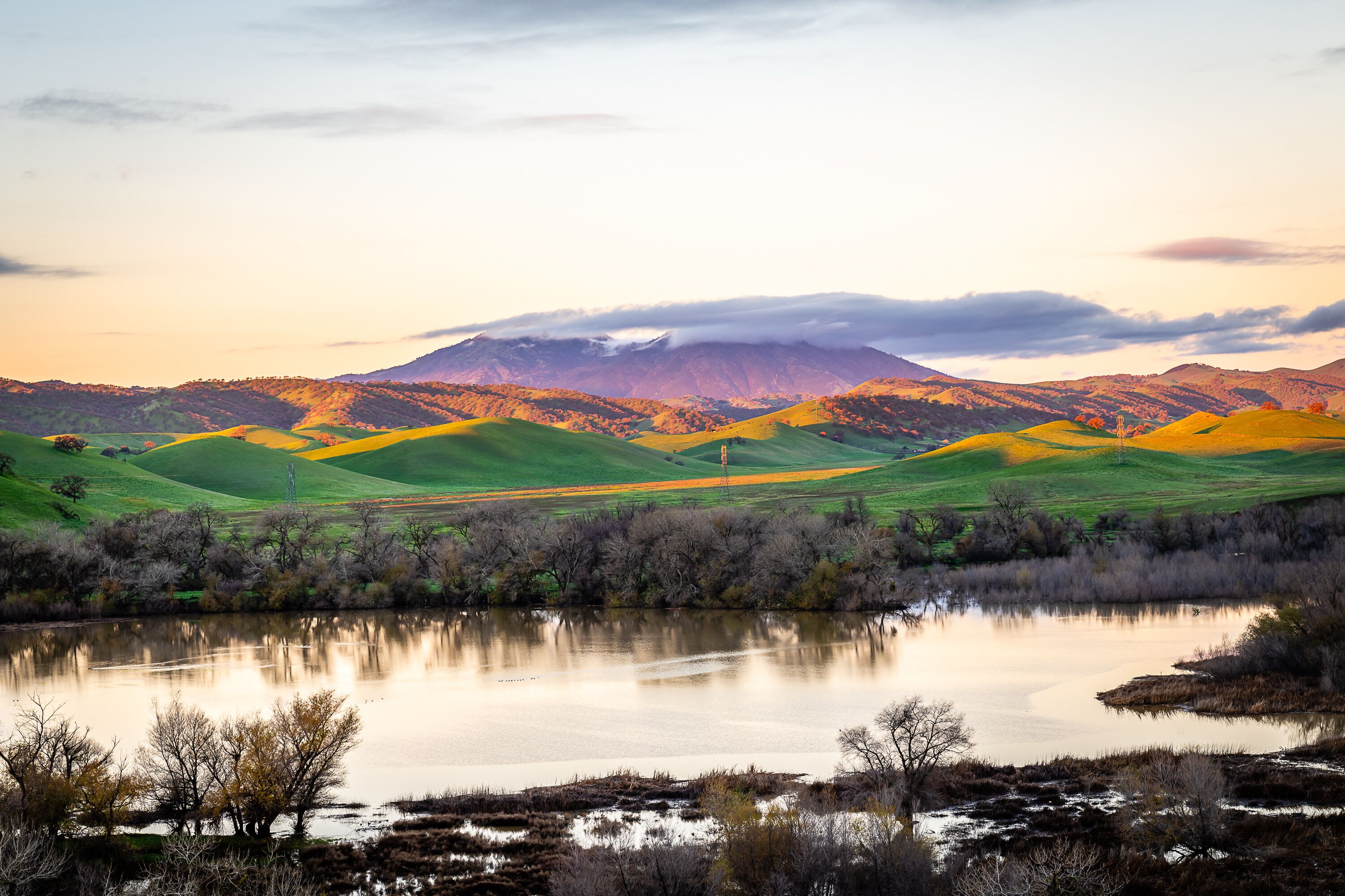 Hiking trails of Mount Diablo State Park, California 