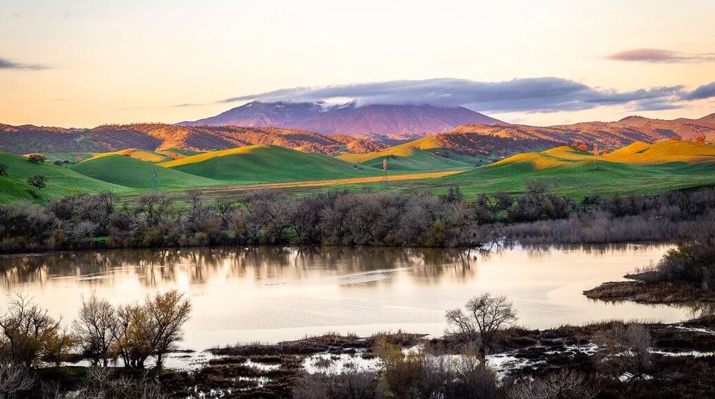Hiking trails of Mount Diablo State Park, California