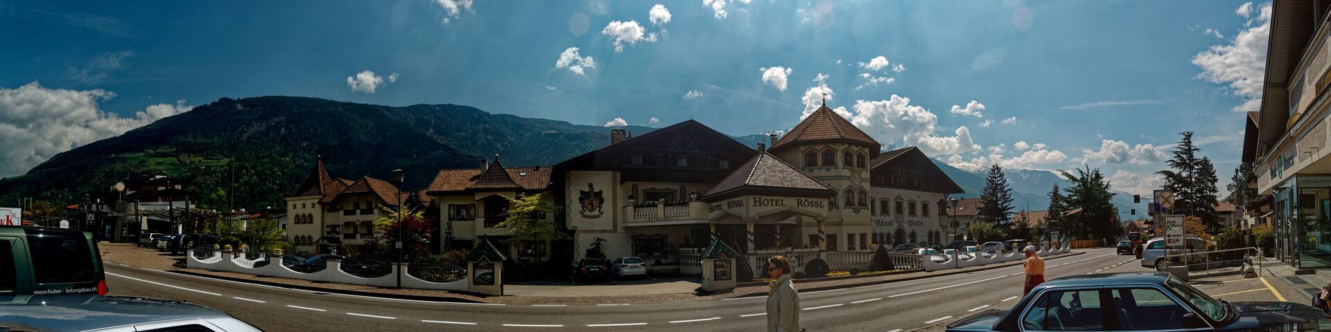 Südtirol / Alto Adige - Rabland / Rablà - Vinschgaustrasse / Via Venosta - ICE Photocompilation Viewing from West to East