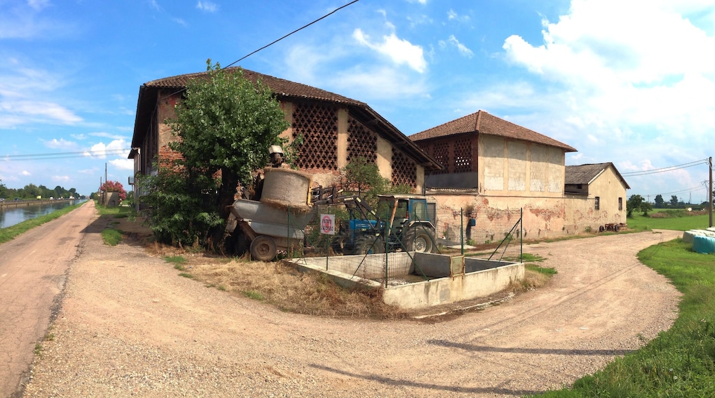 Vermezzo - Cascina Rosa Brezza Alzaia Naviglio Grande