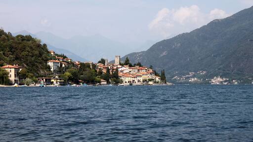 Am Strand von San Siro - Rezzonico. San Siro setzt sich aus den Orten Santa Maria - rezzonico und Acquaseria zusammen.
